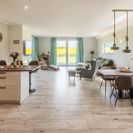 Holiday home Luxus-ferienhaus Castello Goehren-Lebbin